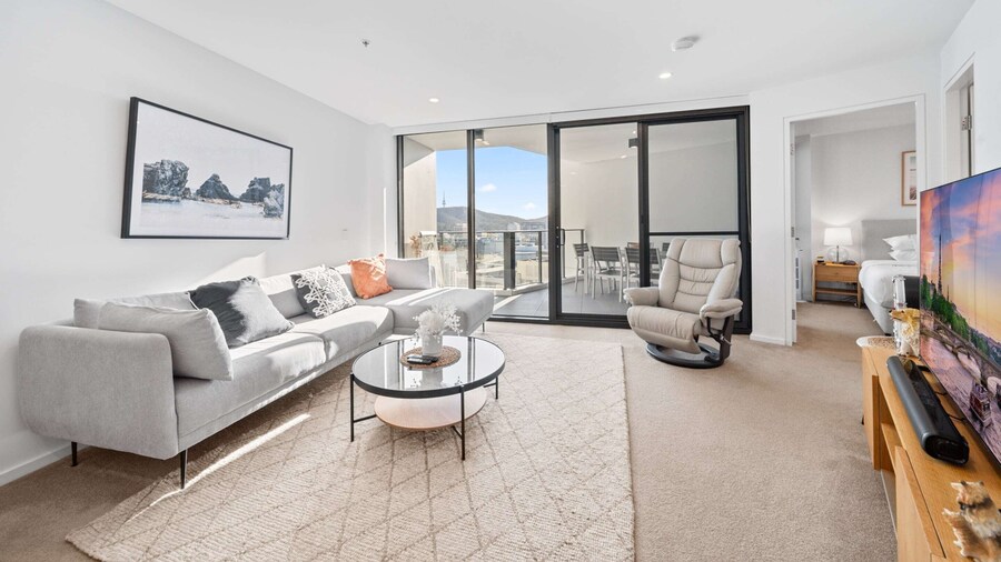 Stylish 2-bed Apartment in Canberra CBD