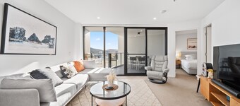 Stylish 2-bed Apartment in Canberra CBD