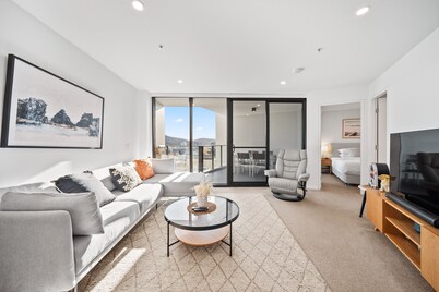 Stylish 2-bed Apartment in Canberra CBD