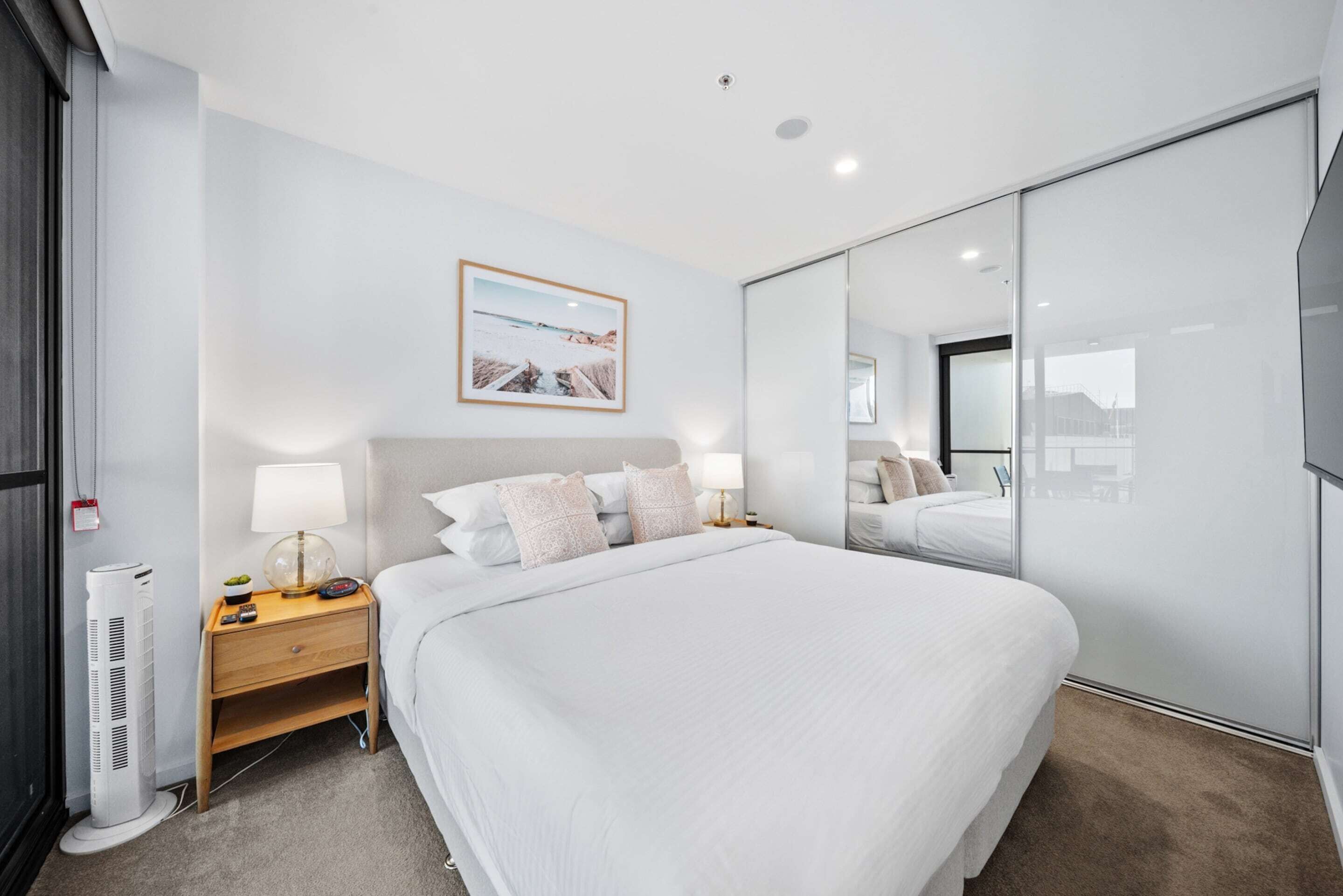 2 bedrooms, iron/ironing board, bed sheets