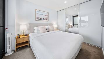 2 bedrooms, iron/ironing board, bed sheets