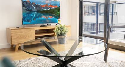 Idyllic 1-bed Near Popular Shopping Streets