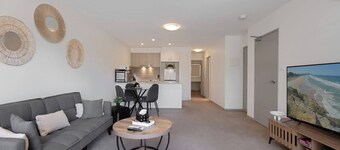 Elegant 2-bed Apartment With Balcony