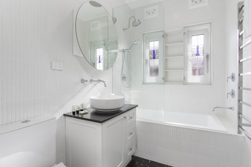 Coastal Living Just Metres From Coogee Beach