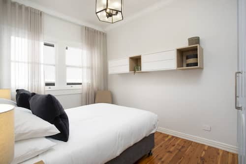 Apartment | 2 bedrooms, laptop workspace, iron/ironing board, bed sheets