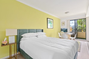 Apartment | 1 bedroom, iron/ironing board, bed sheets - Serene Studio With Balcony in Prime Location (Sydney)
