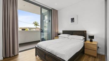 Apartment | 3 bedrooms, iron/ironing board, bed sheets