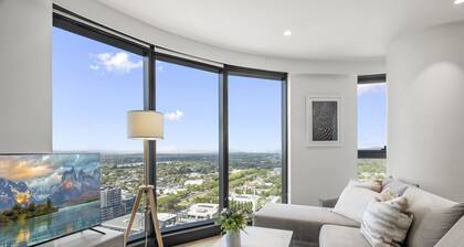 High-rise 3-bed Apartment With Premium Amenities