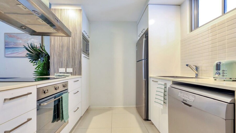 Stylish 1-bed Darwin City Stay With Balcony Views