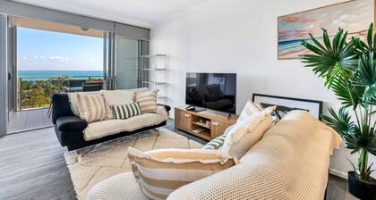 Stylish 1-bed Darwin City Stay With Balcony Views