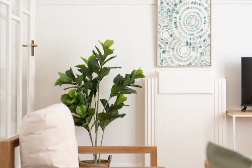 Art Deco Coastal Living, Minutes to the Sand