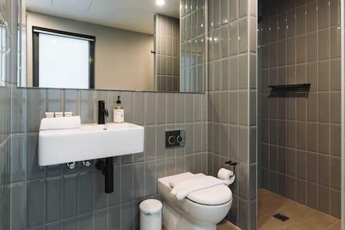 Apartment | Bathroom