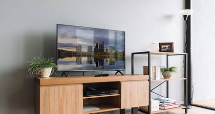 Stunning 1-bed Above Foreshore With Water Views