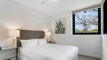 Apartment | 2 bedrooms, laptop workspace, iron/ironing board, bed sheets