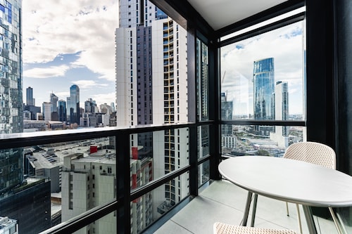 Stylish Southbank 1-bedroom With Pool and Gym