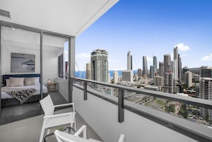 Apartment | Property grounds - Surfers Paradise 1-bed With Stunning Views & Pool (Gold Coast)