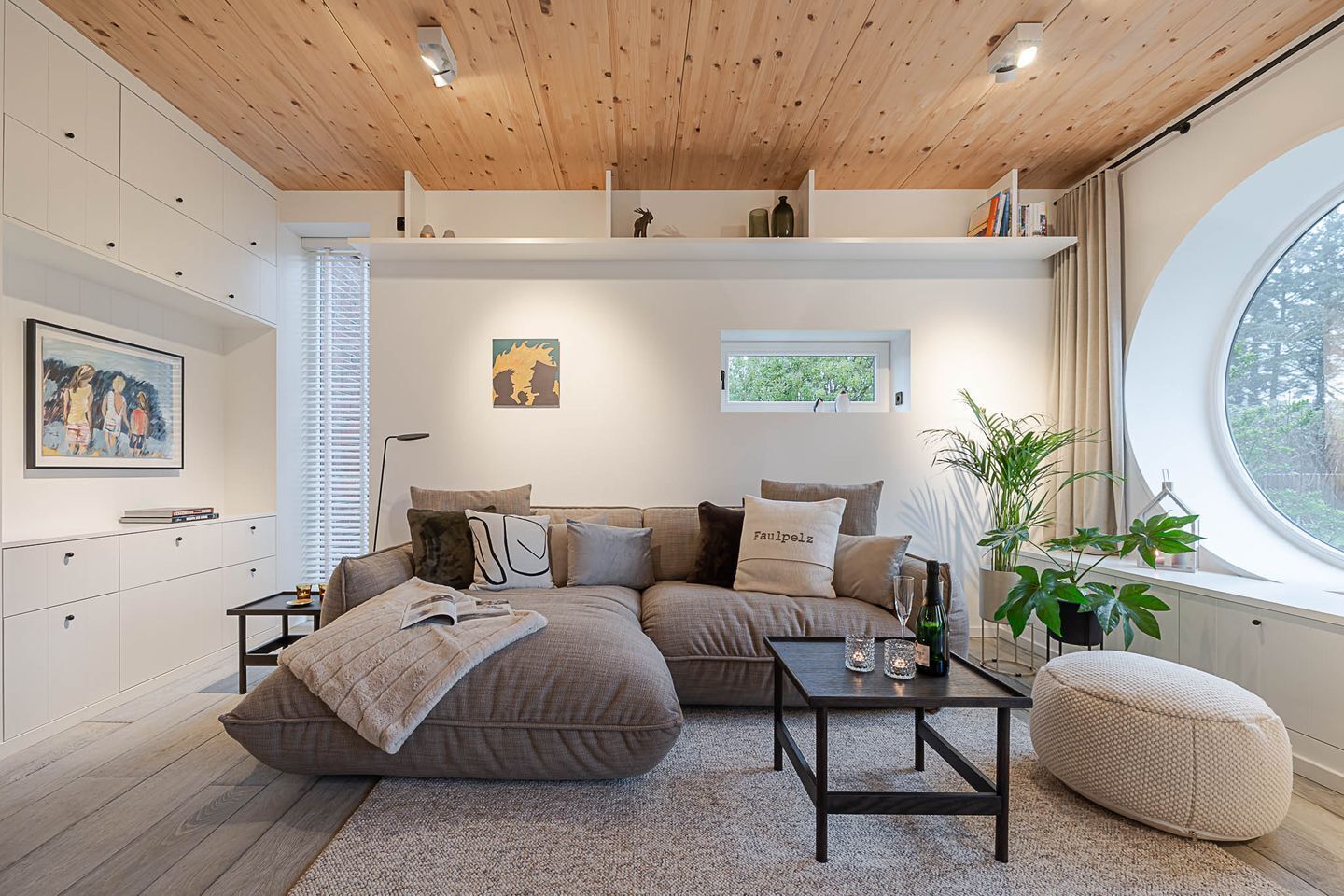 Télévision, cheminée