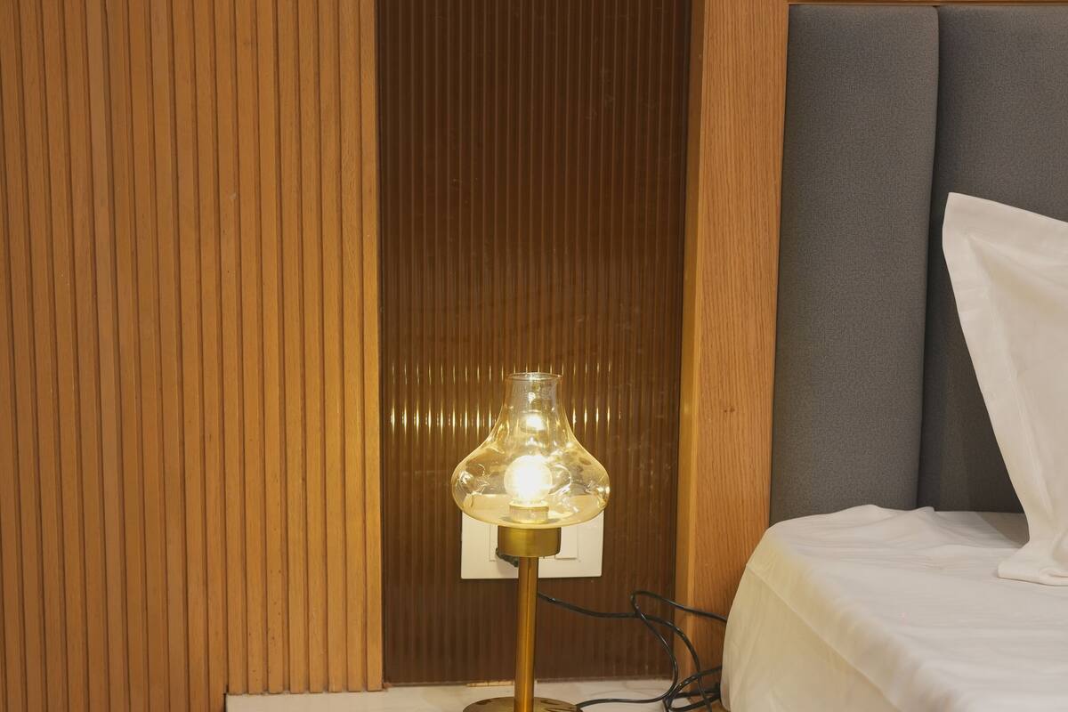 Business kamer | Een bureau, een laptopwerkplek, gratis wifi