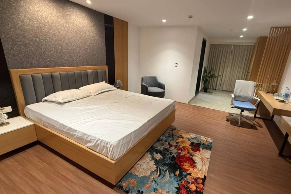 Deluxe Double Room, Balcony | Desk, laptop workspace, free WiFi