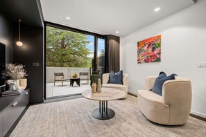 Apartment | Living area - Stylish Studio in Braddon With Communal Area (Canberra)