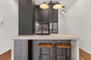 Private kitchen - 1-bed Warehouse Conversion in Melbourne CBD (Melbourne)