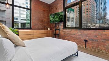 Apartment | 1 bedroom, bed sheets