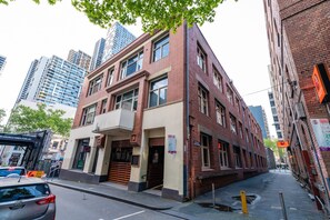 Reception - 1-bed Warehouse Conversion in Melbourne CBD (Melbourne)