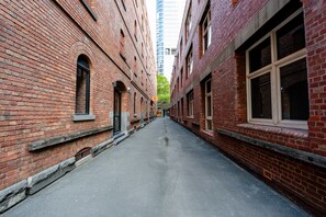 Apartment | Reception - 1-bed Warehouse Conversion in Melbourne CBD (Melbourne)