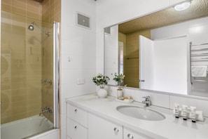 Apartment | Badezimmer | Handtücher