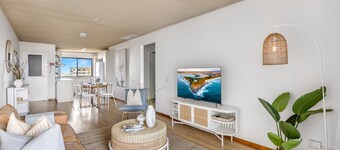 2-bed Near Beach With BBQ & Stunning Ocean Views