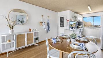Apartment | Dining