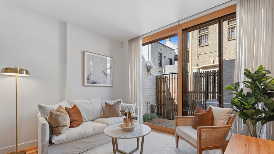 Stylish 2-bed Victorian Terrace in Carlton