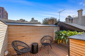Balcony - Stylish 2-bed Victorian Terrace in Carlton (Melbourne)