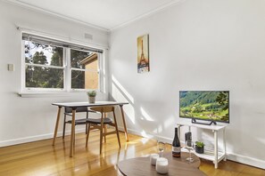 Apartment | Dining - Comfy One-bedroom Unit Between City and Airport (Melbourne)