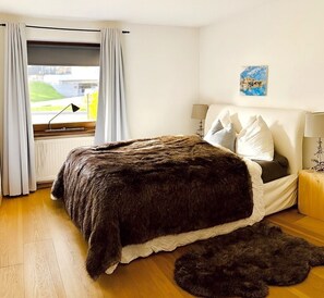 2 Schlafzimmer, Bügeleisen/Bügelbrett, Internetzugang, Bettwäsche