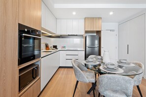 Apartment | Private kitchen | Cookware/dishes/utensils