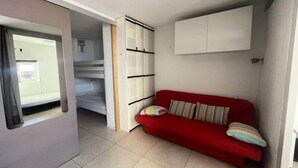 Room - Cozy One-bedroom Apartment Near the Slopes, Mountain View (Les Deux Alpes)
