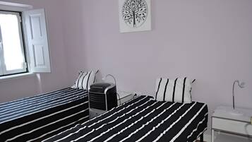 2 bedrooms, bed sheets