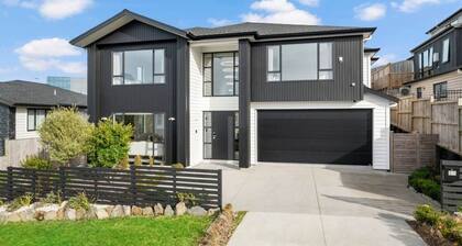 Private Modern 2 bedroom Unit in Central Albany