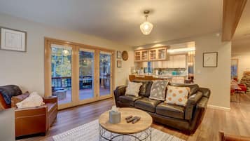 Smart TV, fireplace, books