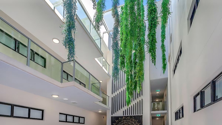 Coastal 2-bed With Parking & Pool by the Ocean