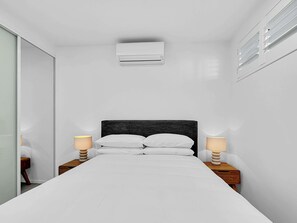 Apartment | 1 bedroom, iron/ironing board, bed sheets