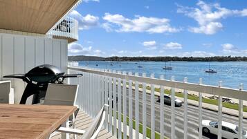 Apartment | Outdoor dining