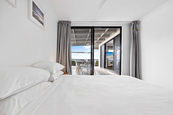 Departamento | 3 habitaciones, tabla de planchar con plancha y ropa de cama 