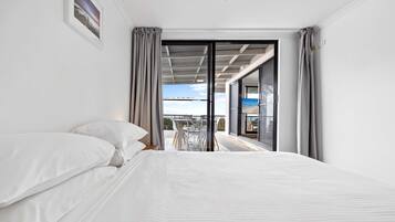 Apartment | 3 bedrooms, iron/ironing board, bed sheets