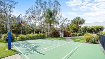 Apartment | Sports court
