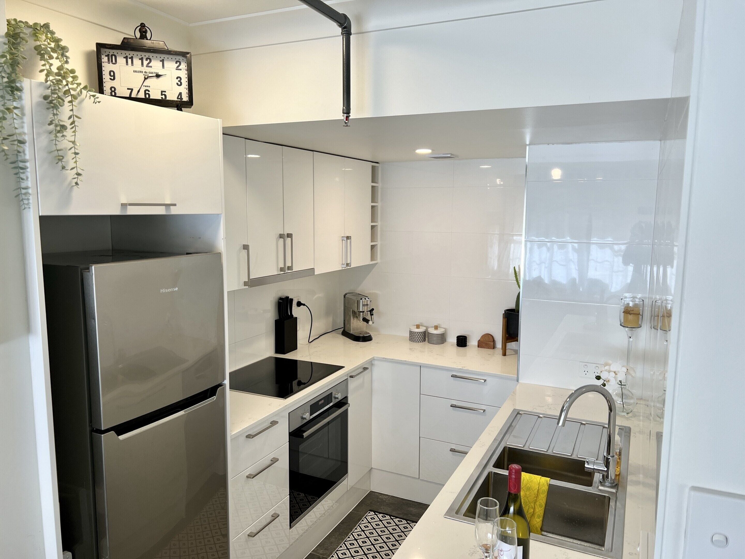 House | Private kitchen | Fridge, microwave, oven, stovetop