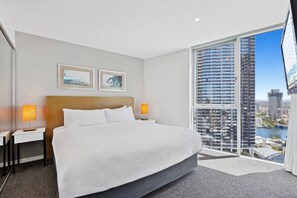 Apartment | 2 bedrooms, iron/ironing board, bed sheets