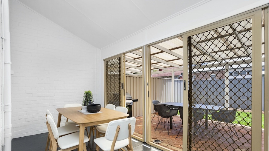 Chic Semi-detached 2-bed Home With Outdoor Dining