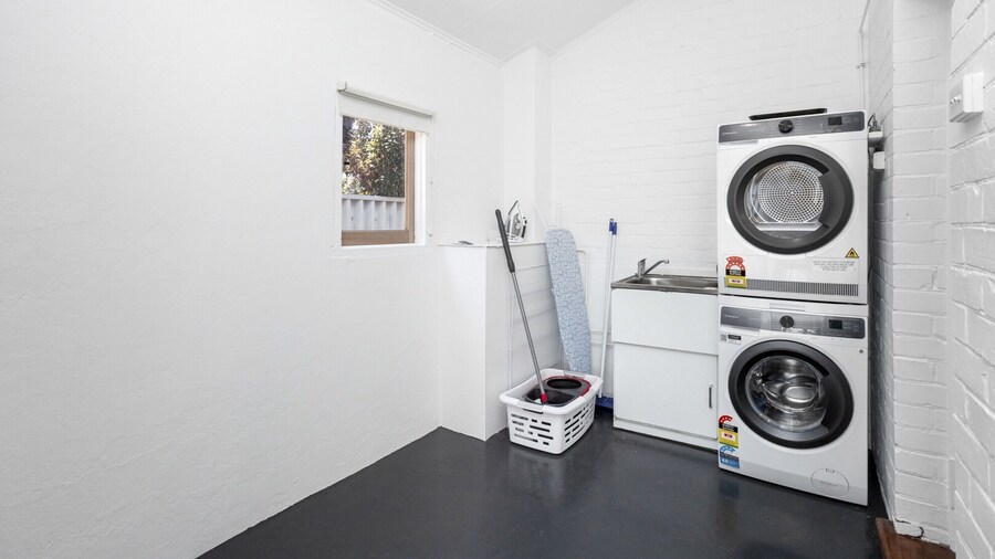 Chic Semi-detached 2-bed Home With Outdoor Dining